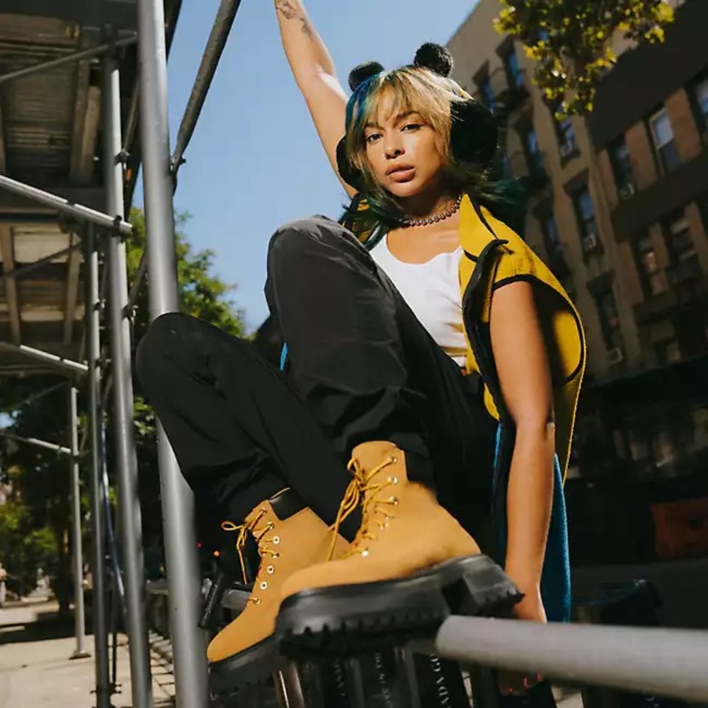 NEW Women's Timberland® Sky 6-Inch Lace-up Boot 🥾❤️ - Picture 2 of 15